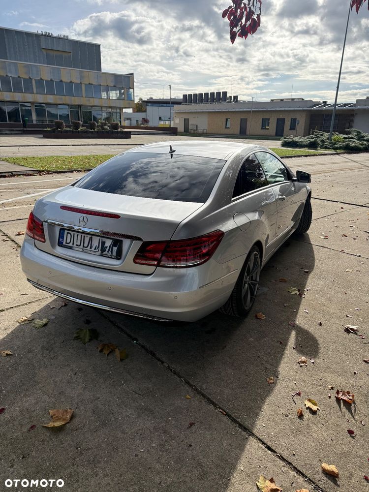 Mercedes-Benz Klasa E 200 Coupe 7G-TRONIC - 4