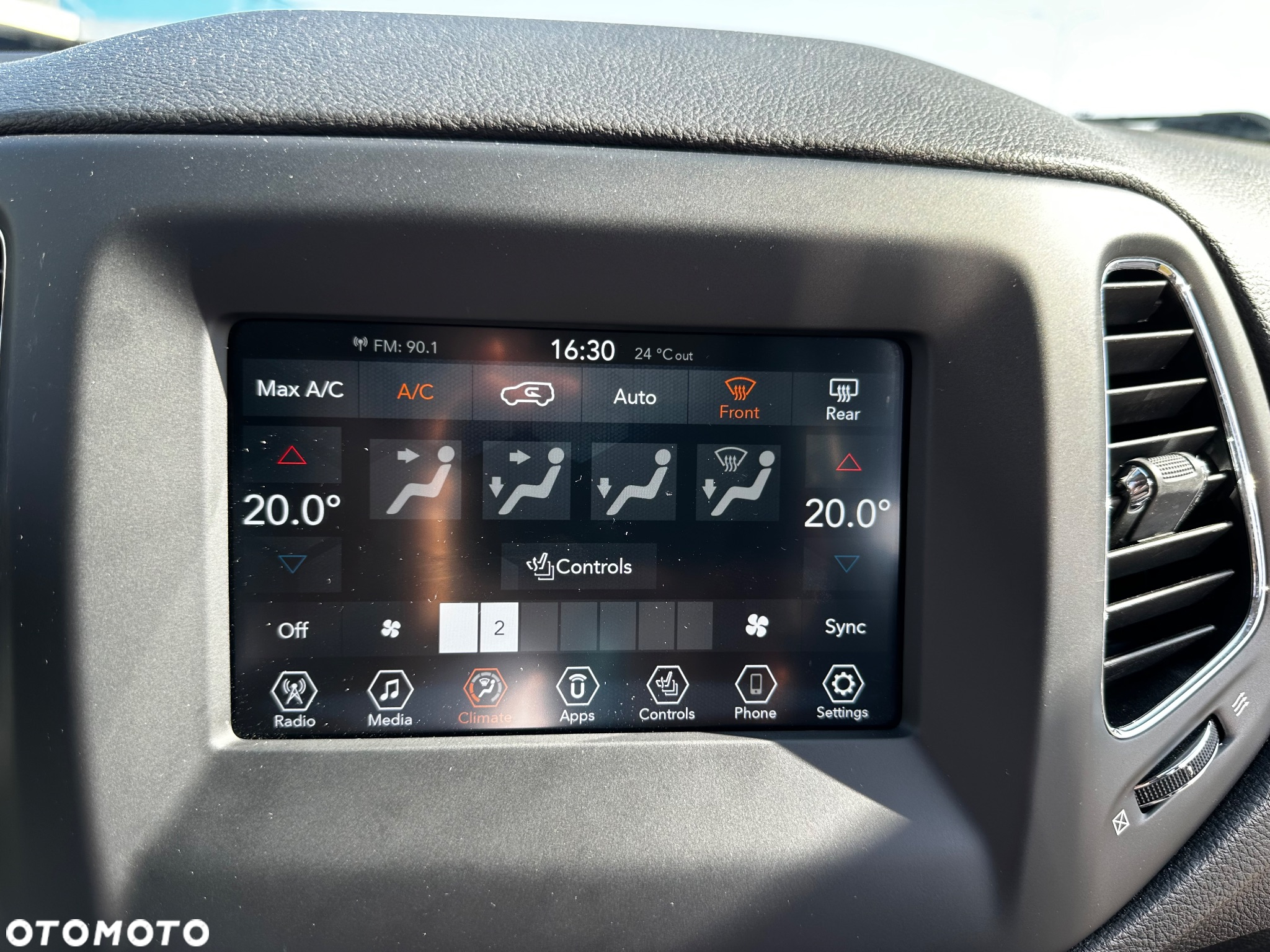 Jeep Compass - 24