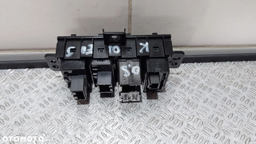 PANEL STEROWANIA PRZEŁĄCZNIKAMI RENAULT KOLEOS R2008 - 2