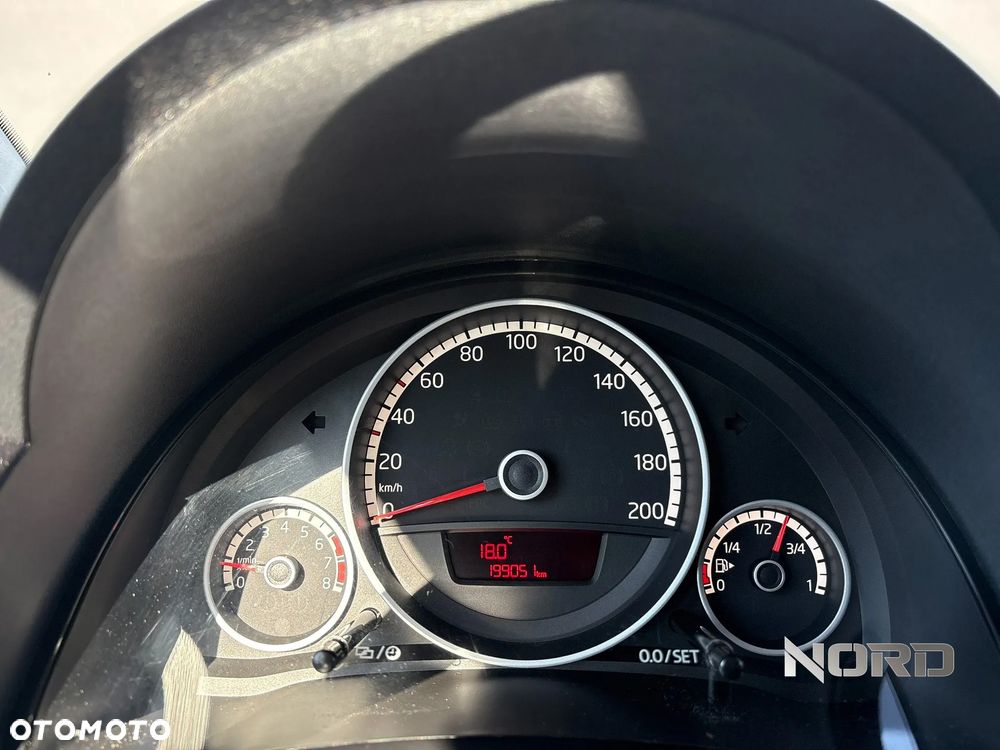 Volkswagen up! 1.0 high - 21