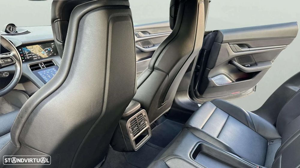 Porsche Taycan 4S - 18