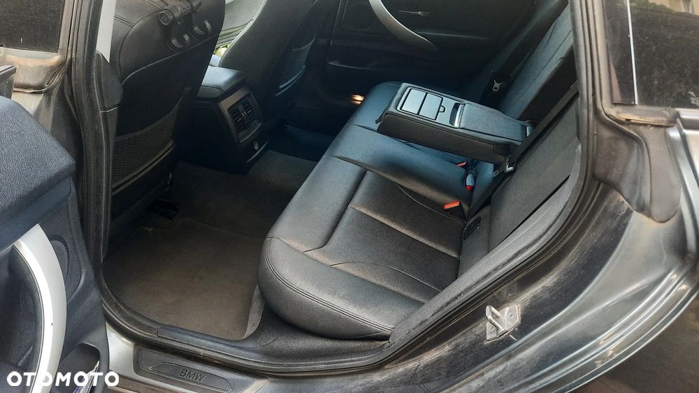 BMW 3GT 320i Advantage - 9