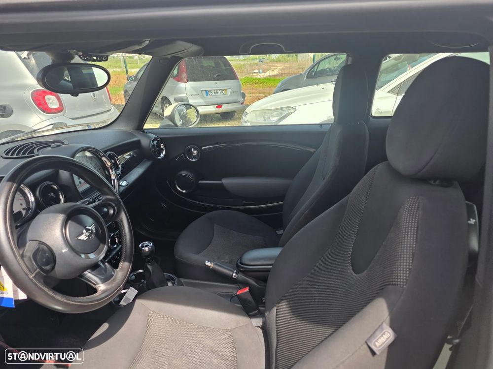 MINI 3 Portas Cooper D - 6