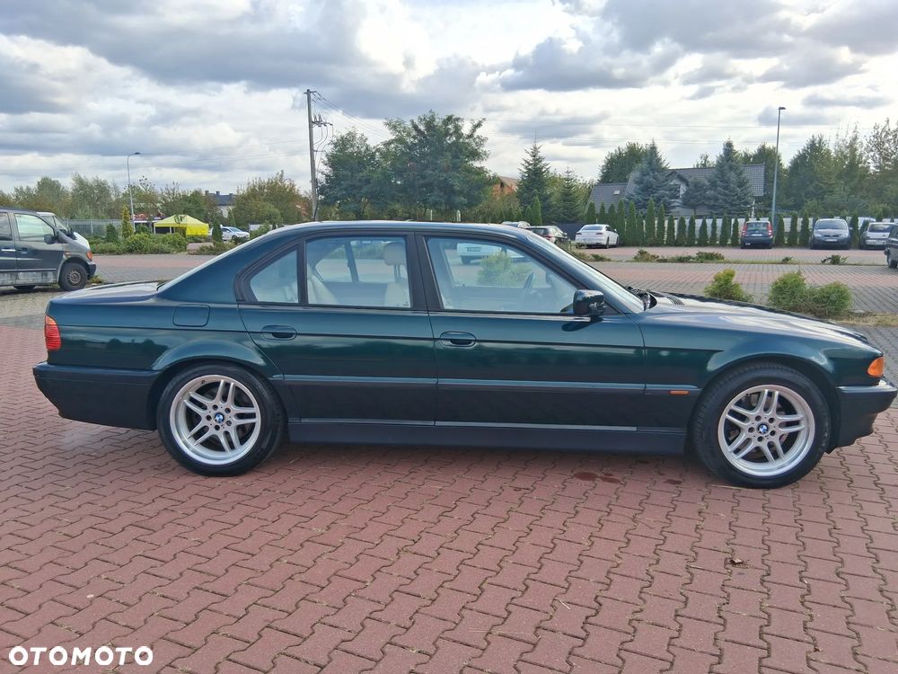 BMW Seria 7 - 11