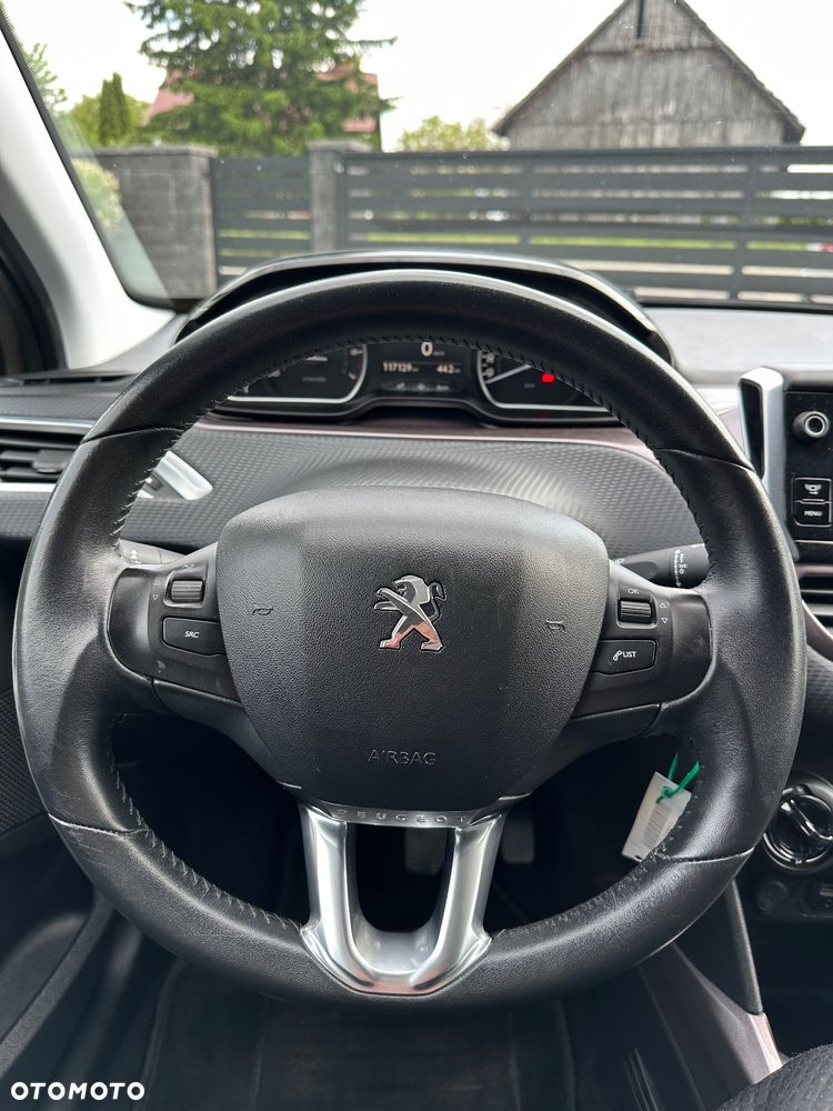Peugeot 2008 1.2 Pure Tech GPF Style - 19