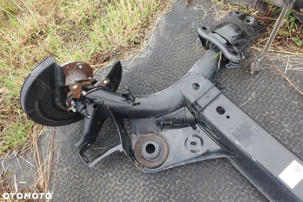 BELKA TYLNA OŚ VW GOLF VII HB 16r. 5Q0501049BB - 2