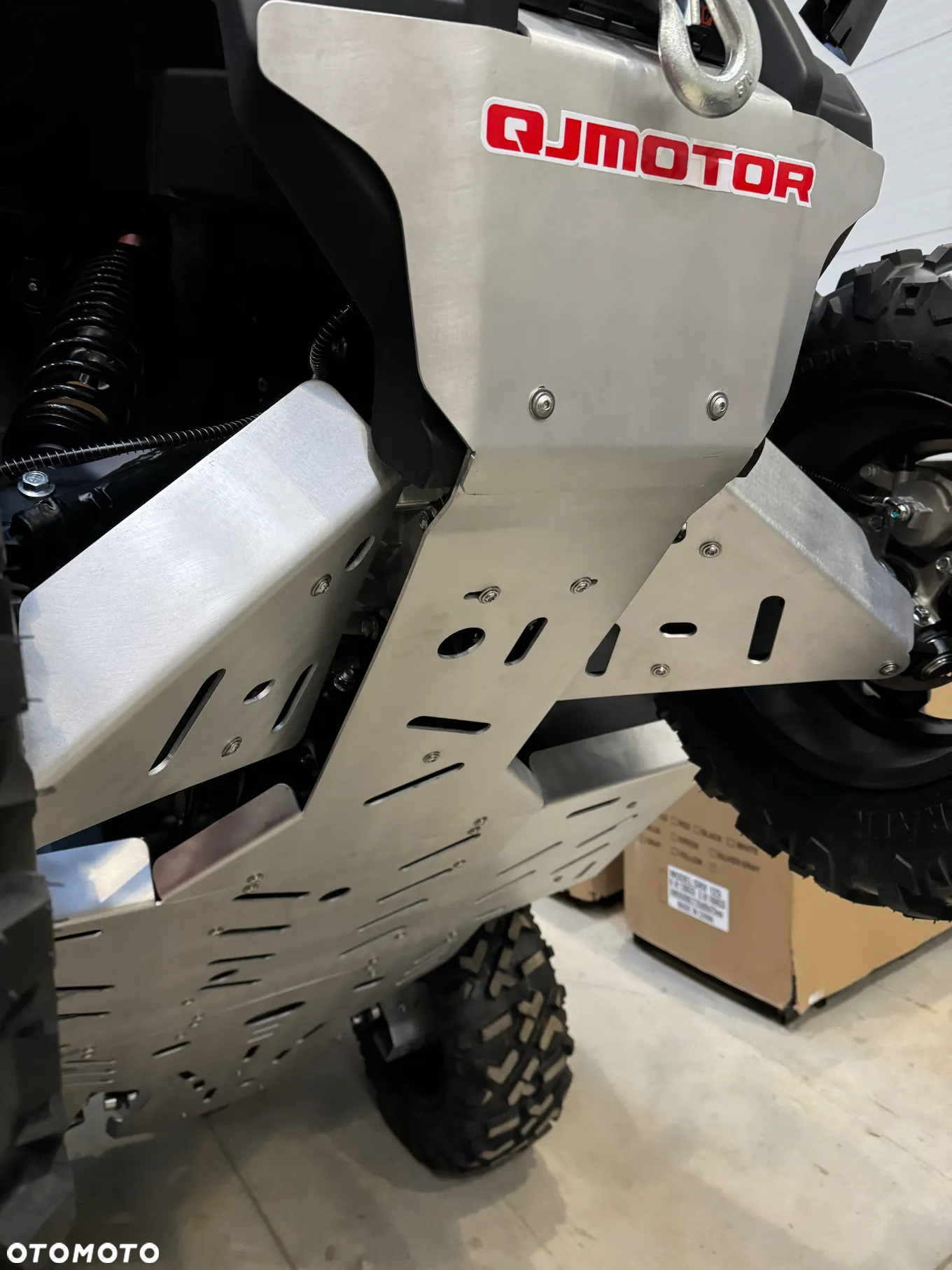 QJMOTOR SFA 1000 - 28