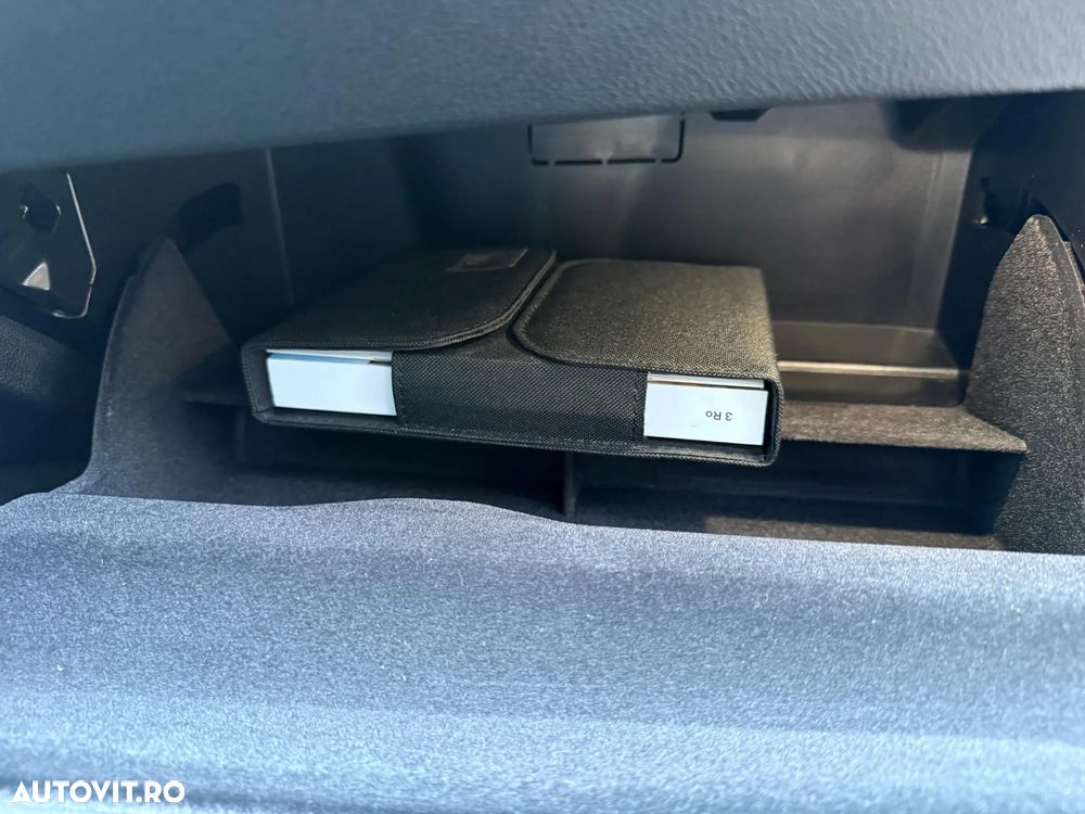 BMW Seria 3 320d xDrive AT MHEV - 40