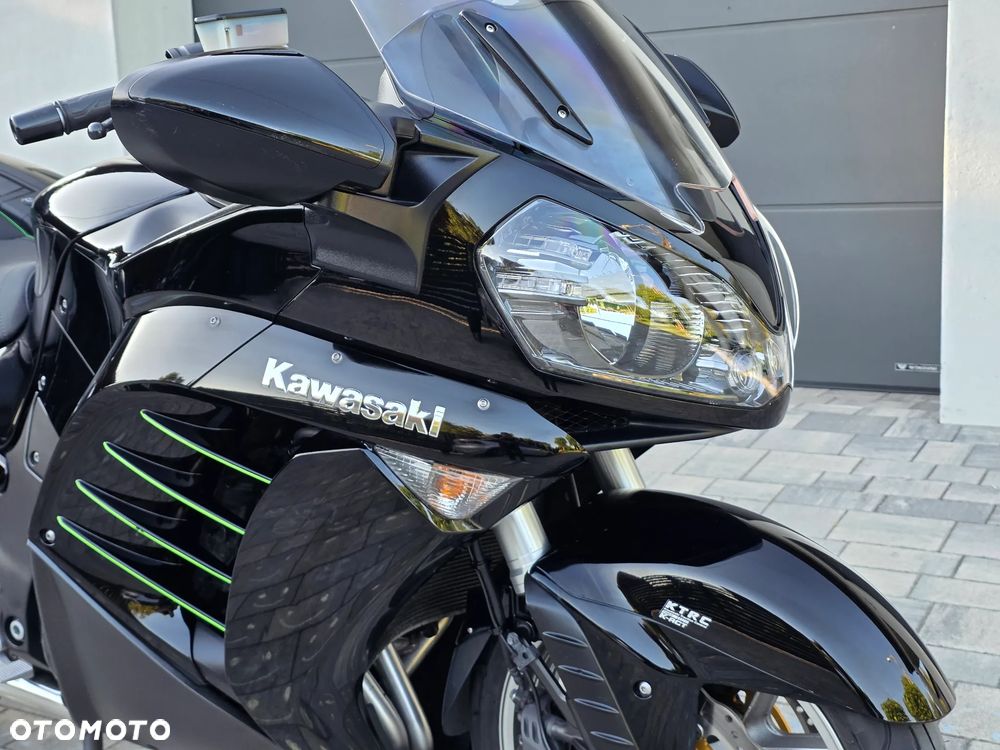 Kawasaki GTR - 4