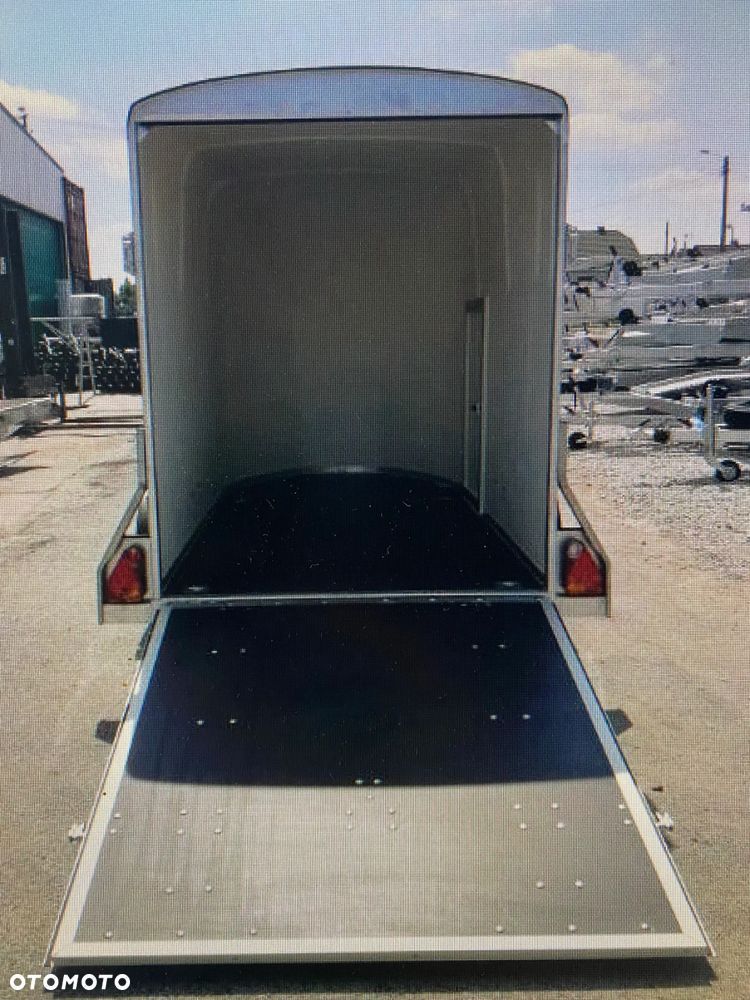 Niewiadów Furgon Niewiadów F1334 z trapem wjazdowym - 4