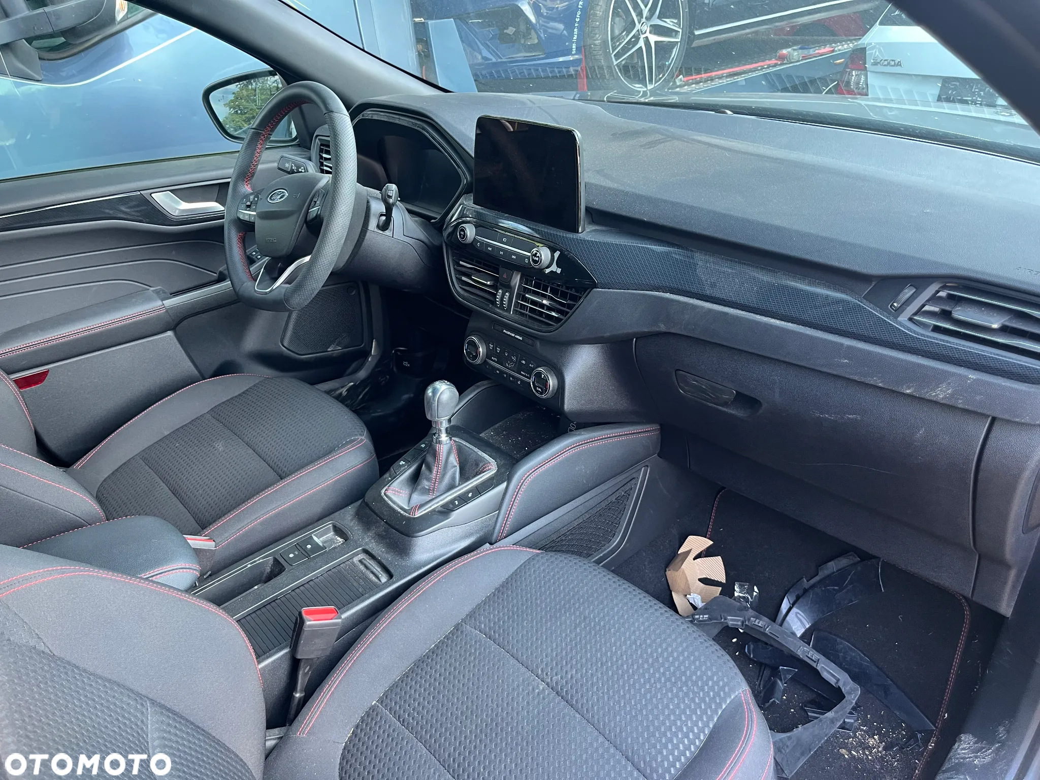 Ford Kuga 1.5 EcoBoost ST-LINE - 6