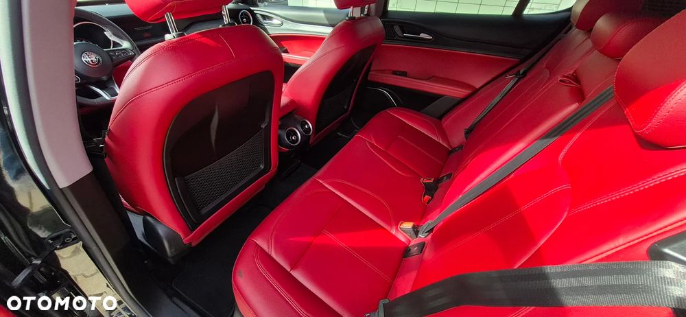 Alfa Romeo Stelvio - 11