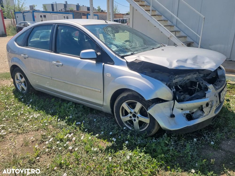 Ford Focus 1.4i Trend - 34