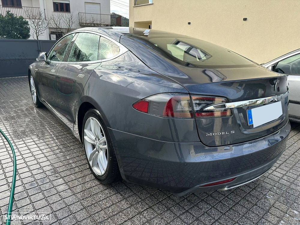 Tesla Model S Standard - 3