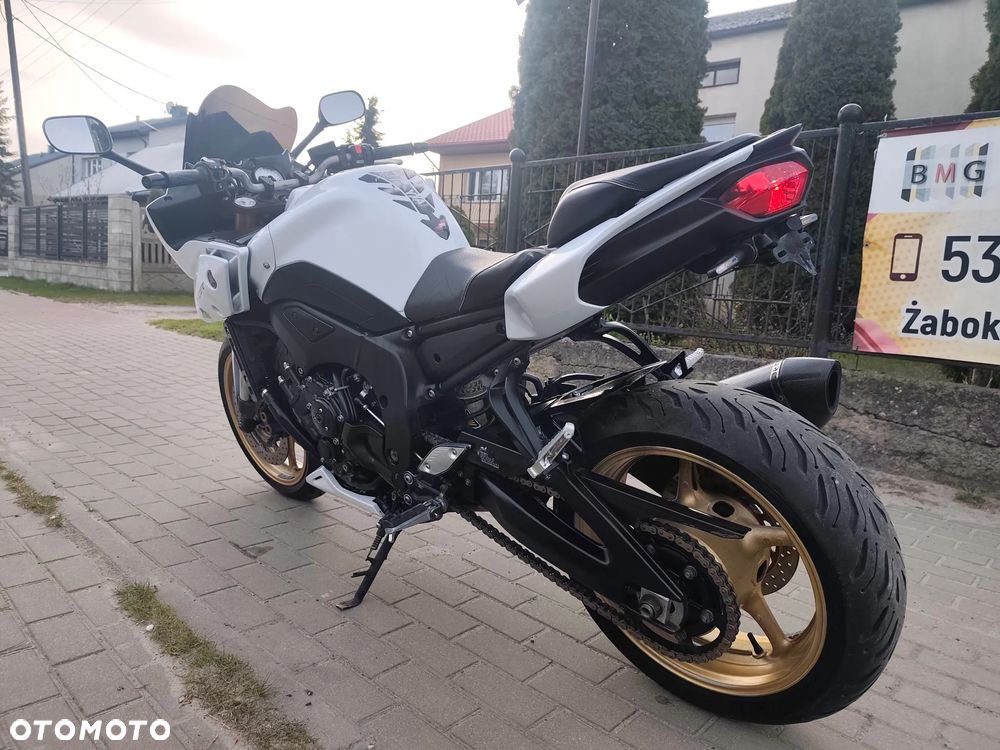 Yamaha FZ8 - 3