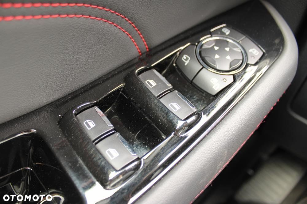 Ford S-Max - 11