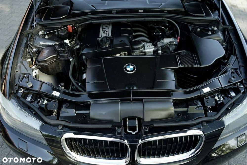 BMW Seria 3 318i - 15