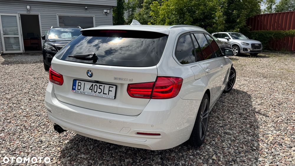 BMW Seria 3 320d Sport Line - 14
