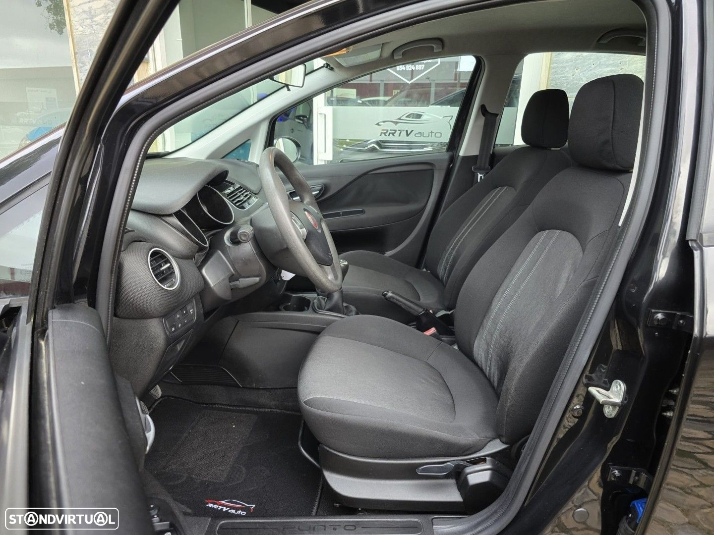 Fiat Punto 1.3 M-Jet Lounge S&S - 18