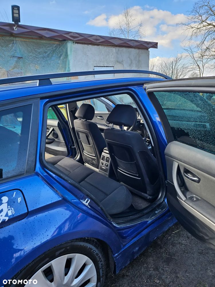 BMW Seria 3 318d - 14