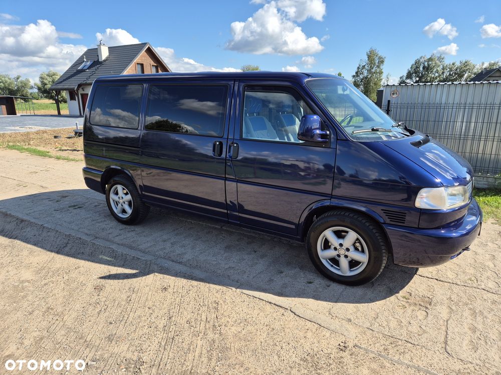 Volkswagen Multivan - 1