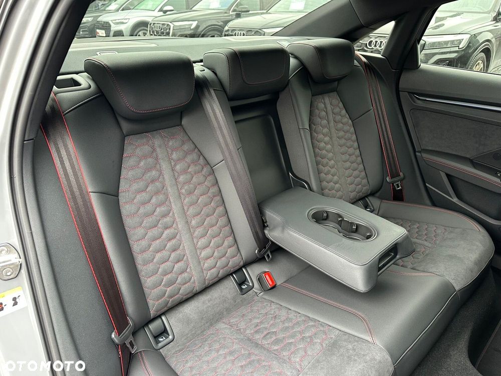 Audi RS3 Limousine - 22