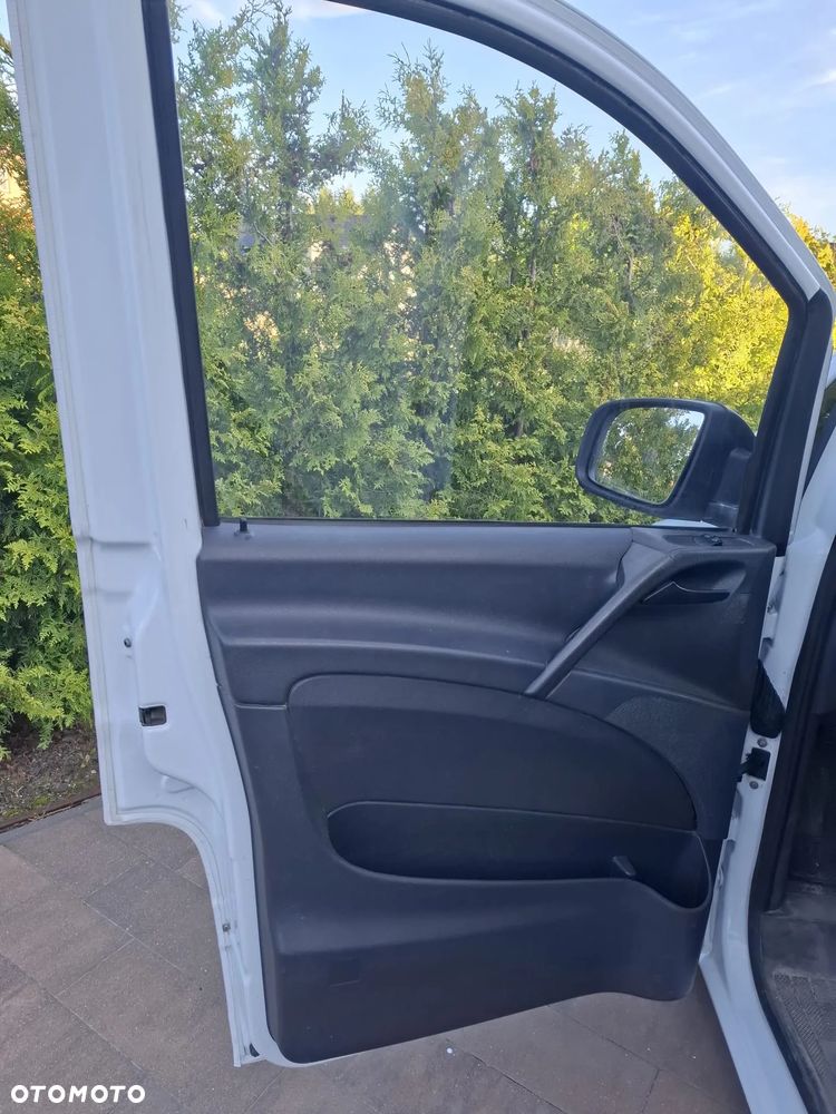 Mercedes-Benz Vito Univan 639.601 - 12