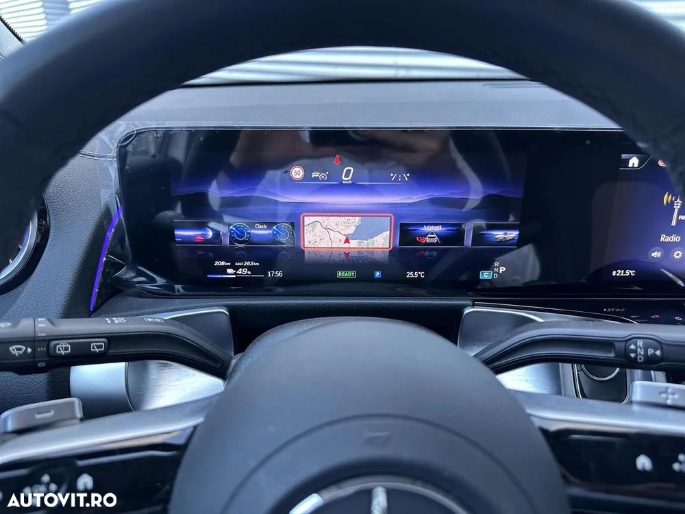 Mercedes-Benz EQB 250+ - 13