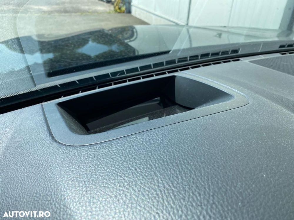 BMW Seria 5 525d xDrive - 13