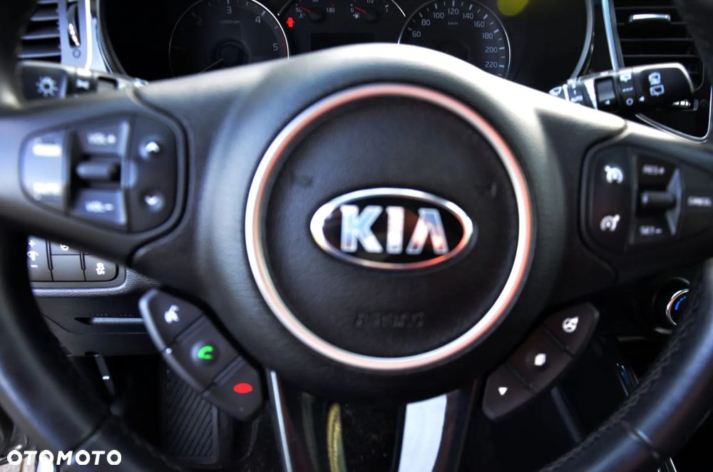 Kia Carens 1.7 CRDi XL 7os - 25
