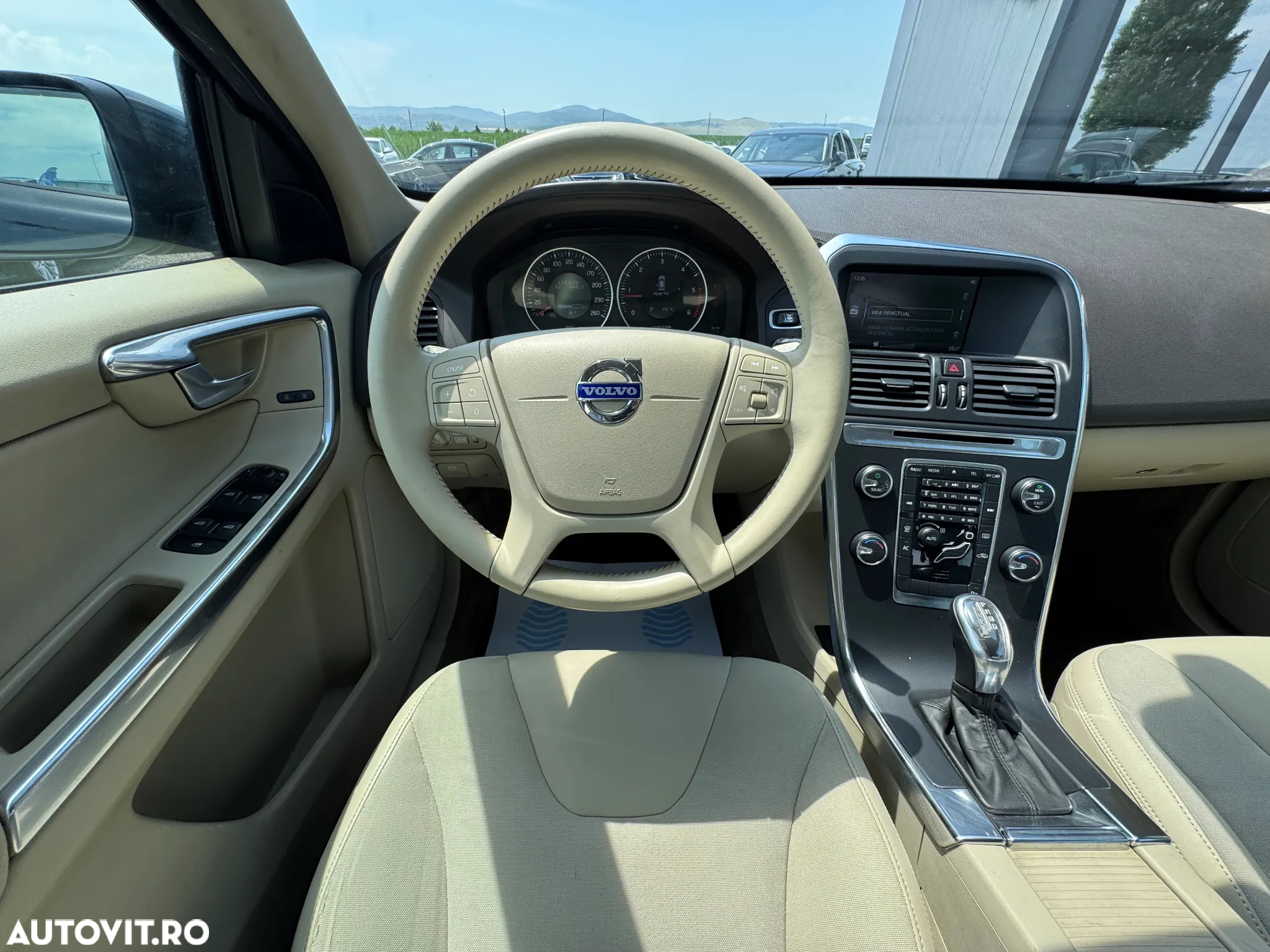 Volvo XC 60 D3 Geartronic Kinetic - 25
