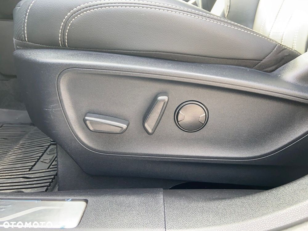 Ford Kuga 2.5P PHEV FWD Vignale - 28