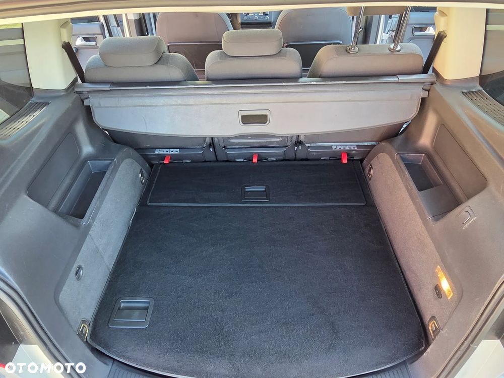 Volkswagen Touran 1.6 TDI DPF BlueMotion Technology DSG Highline - 25
