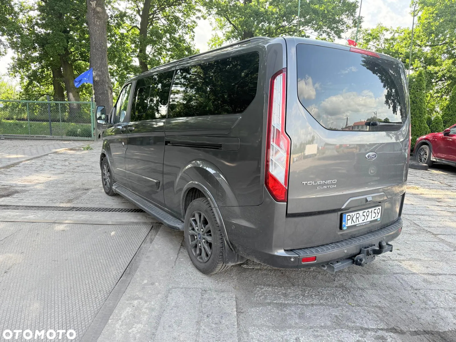 Ford Tourneo Custom - 3