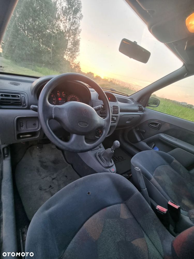 Renault Clio - 8