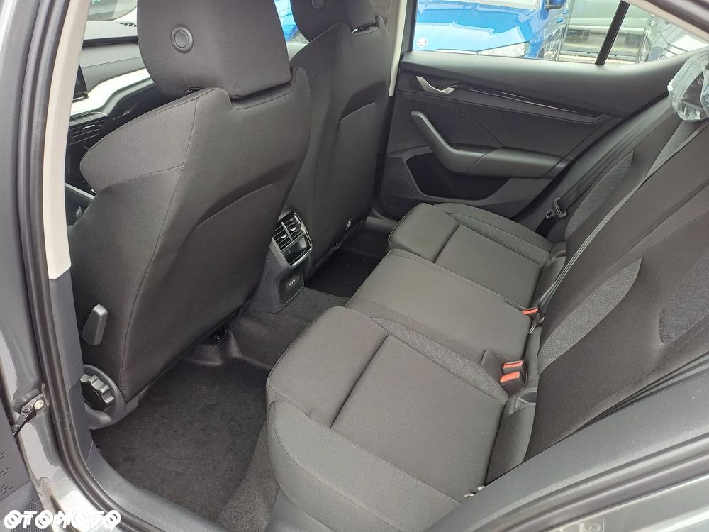 Skoda Octavia 1.5 TSI mHEV Drive Essence DSG - 19