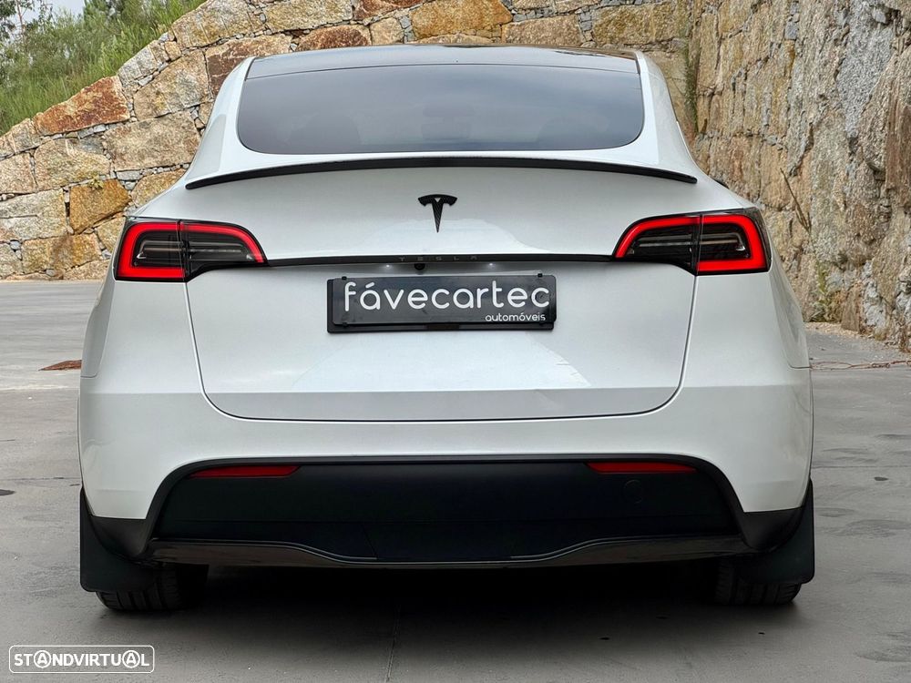 Tesla Model Y Standard Long Range RWD - 39