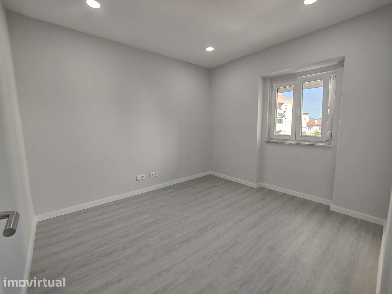 Apartamento T2 renovado para arrendamento — Centro do Pinhal Novo - Grande imagem: 5/11