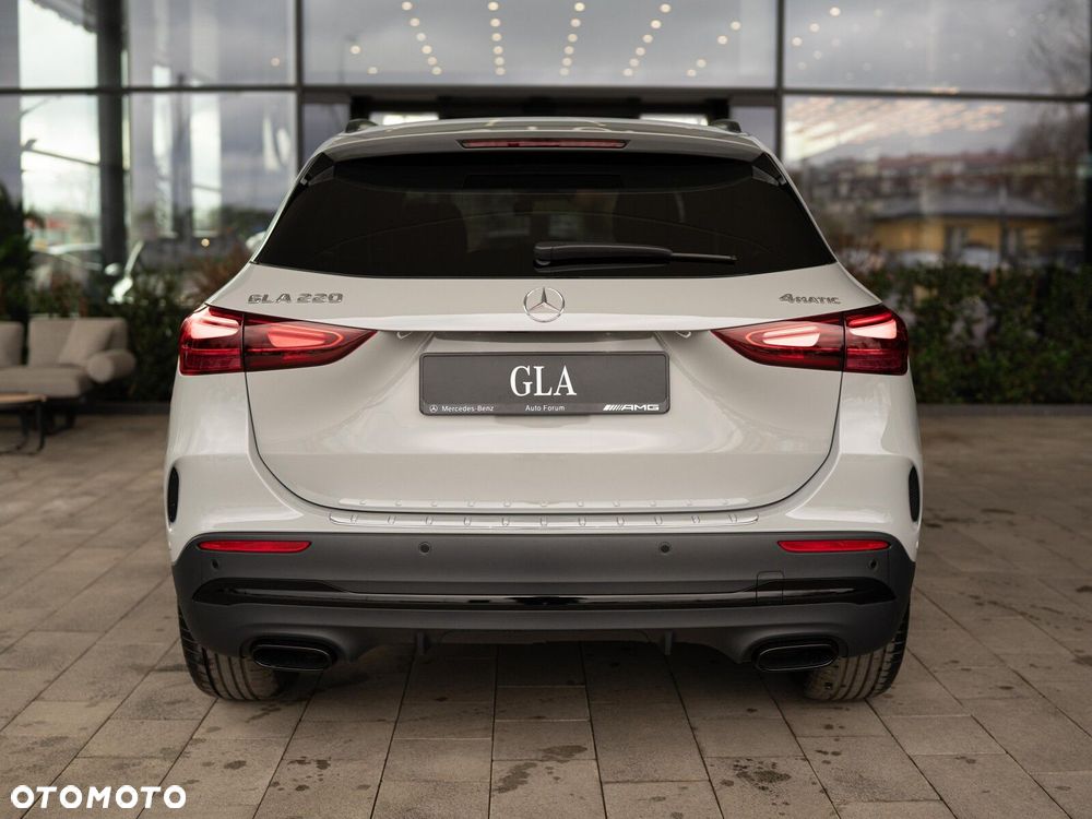Mercedes-Benz GLA - 5