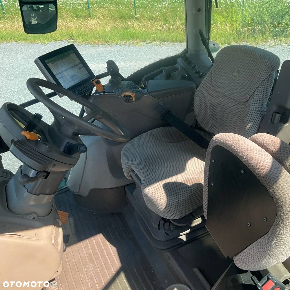 John Deere 6215R - 7