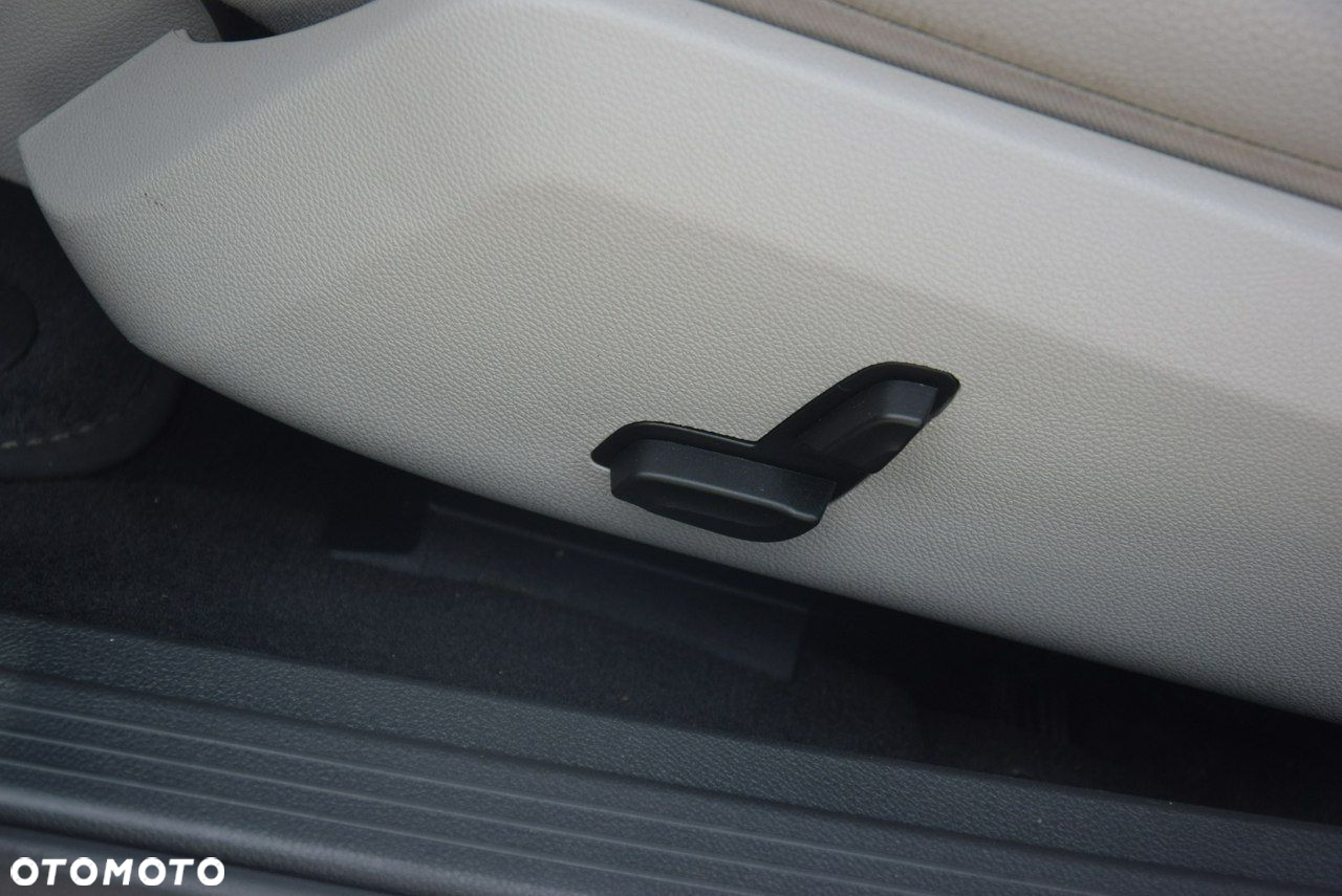 Mercedes-Benz Klasa E 350 CDI BlueEff Avantgarde - 29