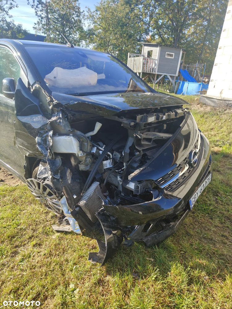 Opel Zafira 2021 photo 2