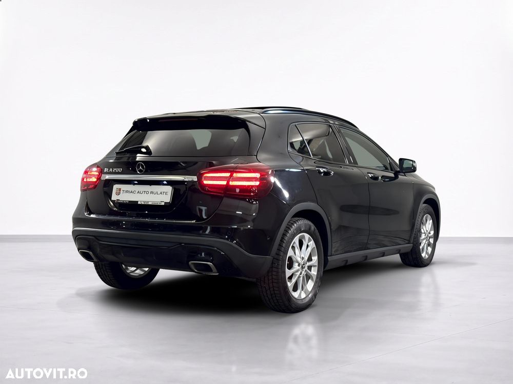 Mercedes-Benz GLA - 6
