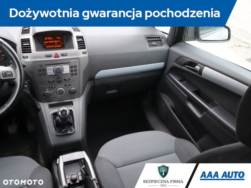 Opel Zafira - 10