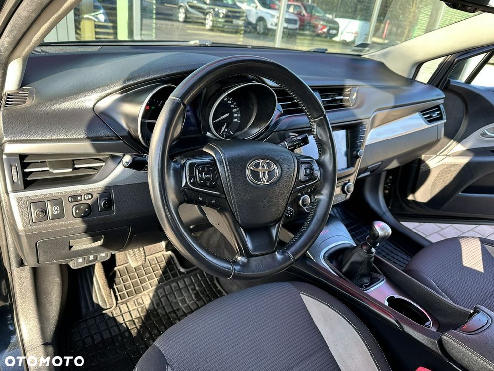 Toyota Avensis 2.0 D-4D Selection - 10