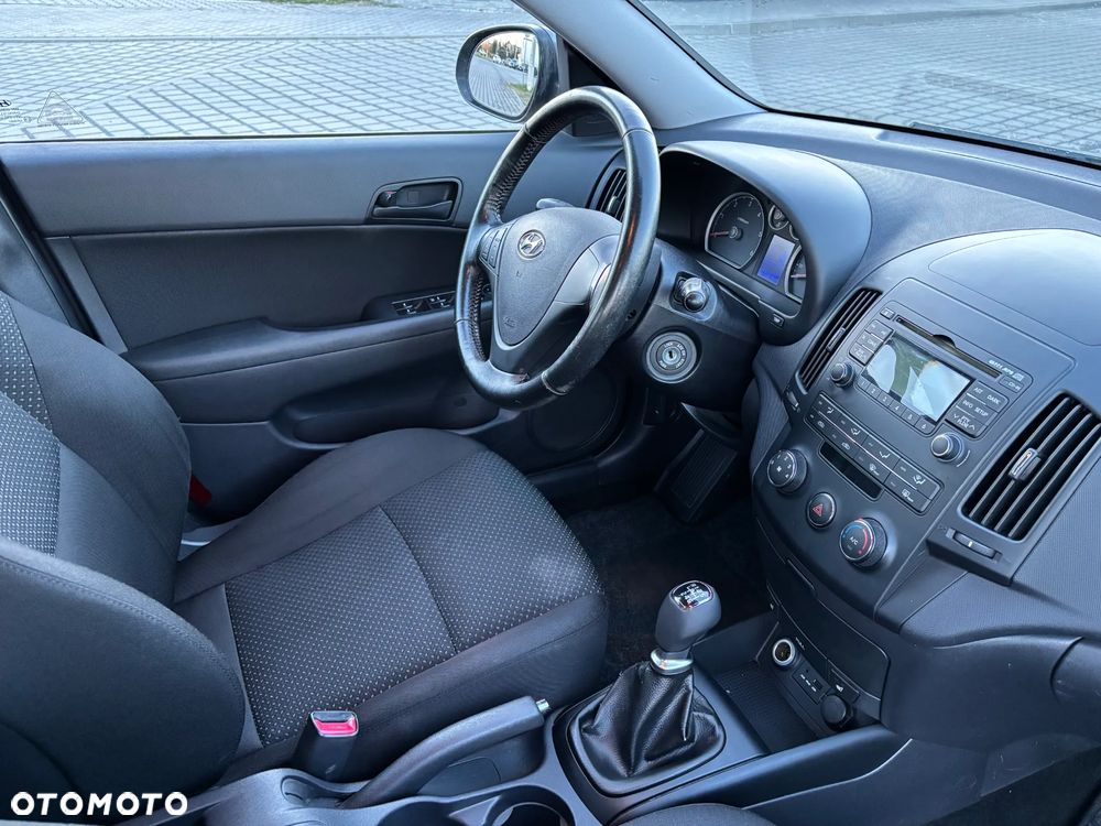 Hyundai i30 1.6 CRDi FIFA WM Edition - 8