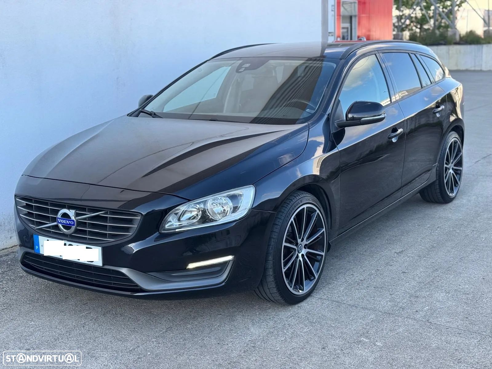 Volvo V60 1.6 D2 Drive Kinetic Powershift Start/Stop - 1