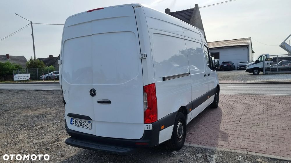 Mercedes-Benz Sprinter - 16