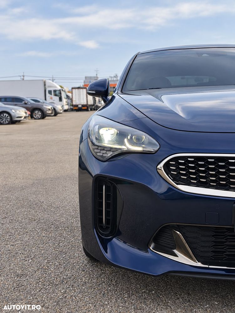 Kia Stinger - 8