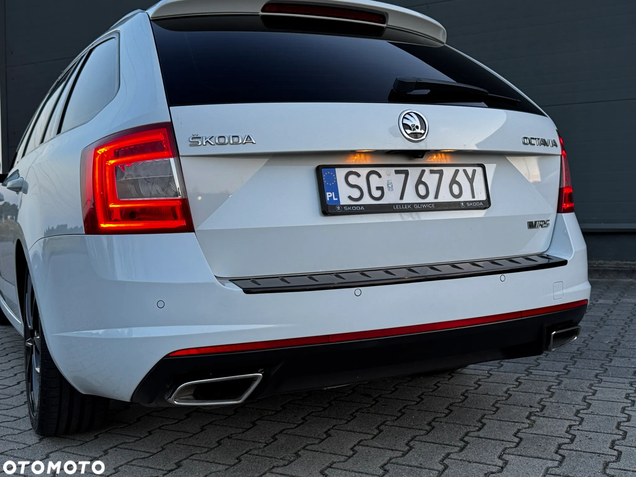 Skoda Octavia 2.0 TDI RS DSG - 17